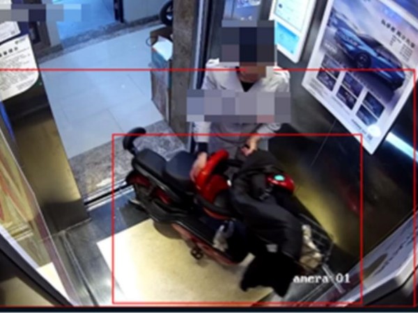 智能警戒攝像機(jī)安裝后電動(dòng)車(chē)就不能上樓了，杜絕安全隱患