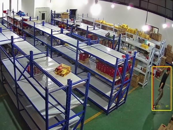 安裝AI智能監(jiān)控攝像頭才能滿足倉庫日常監(jiān)管、財物防盜的需求